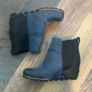 Sorel Women's Blue and Black wedge Ankle Boots